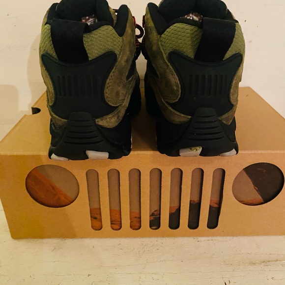 Hiking boots / Merrell Jeep addition Woman’s size 7 - Picture 6 of 8